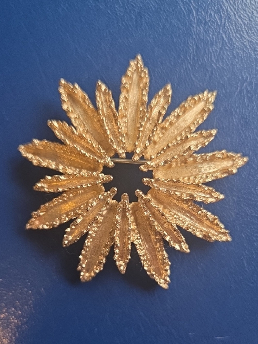 Avon Brooch - Picture 2 of 4